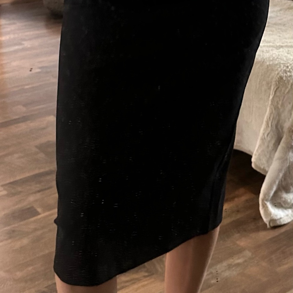 Aritzia Classic Black Pencil Skirt
